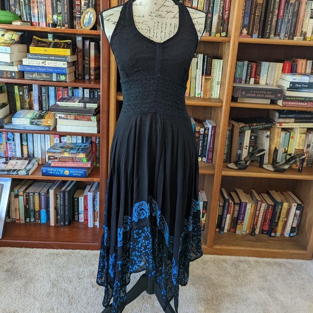 Chic Black and Blue Midi Dress